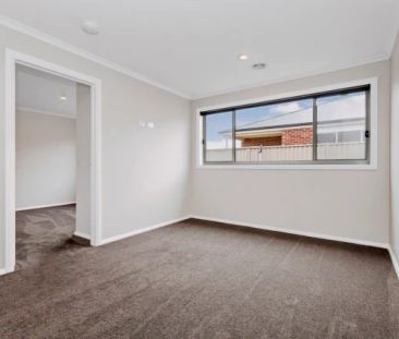 4 Bed, 2 Bath - Photo 3