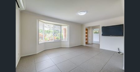 Large family home in Wellington Point - Photo 3