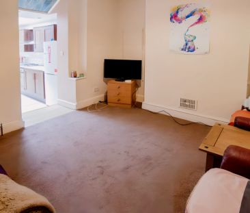 5 Bed 2 Bath - Photo 1