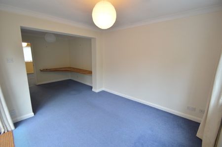 3 bedroom House - FORRESTERS DRIVE, WELWYN GARDEN CITY - Photo 2
