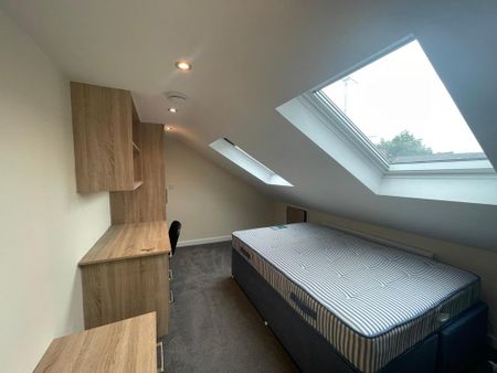 6 bedroom terraced house to rent - Photo 4