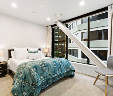 Luxury 3 Bedroom Living - Photo 6