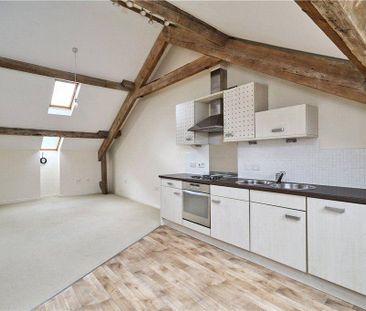 2 bedroom penthouse to rent - Photo 2