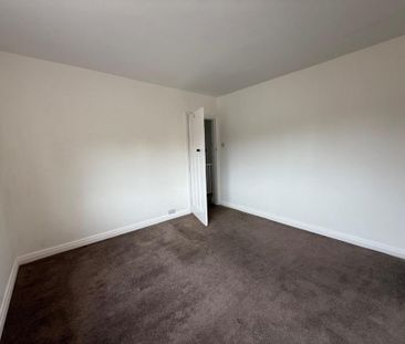 3 bedroom end of terrace house to rent - Photo 3