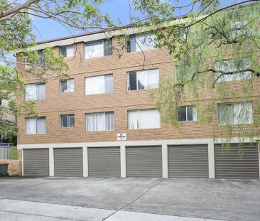 TIDY & WELL-LOCATED PROPERTY! - Photo 6