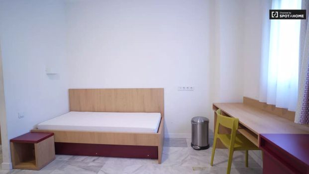 Twin Beds in Double Room Cartuja - Half board included (Price per person) - Photo 1