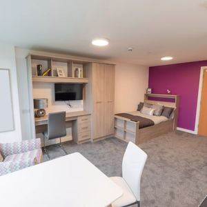 Studio Flat, Shaw Street, L6 - Photo 2