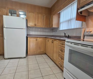 For Lease - 27 Cobb Avenue Unit# Main Floor, Toronto, Ontario - Photo 2