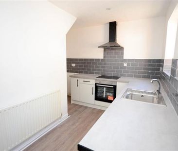 2 bedroom semi-detached house to rent - Photo 4