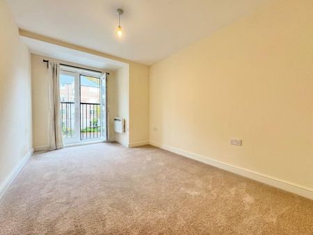 2 bedroom flat to rent - Photo 2