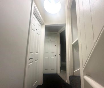 Knowle Terrace (room 4), Burley, Leeds - Photo 4
