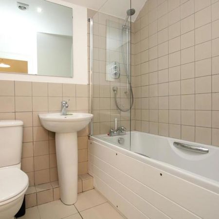 A well presented property within walking distance of the BRI, City Centre and the University. - Photo 4