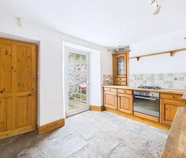 2 bedroom semi-detached house to rent - Photo 2