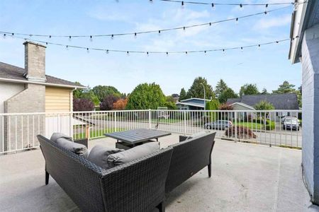 10671 Rosecroft Crescent apartment — Richmond, BC (3-Bedroom) - 3 Bedroom - Photo 2
