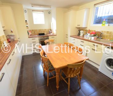6 Bedroom Mid Terraced House for rent in Hartley Avenue - Photo 2