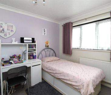 3 bedroom detached house to rent - Photo 4