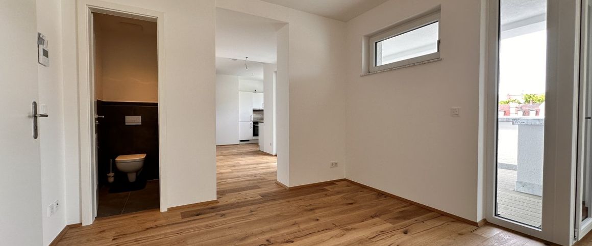 Leipzig: Wunderschöne Maisonette-Wohnung mit großem Balkon, Einbauküche, 2 Bädern, Lift, 2 TG-Stellplätzen - Foto 1