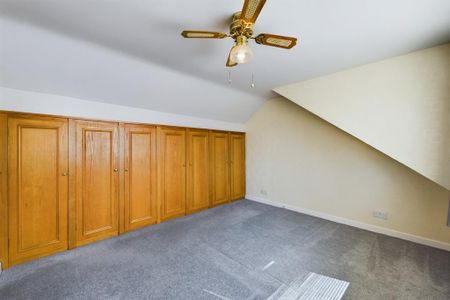 3 bedroom semi-detached bungalow to rent - Photo 4