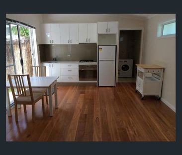 Coastal Studio Living in the Heart of Collaroy - Photo 2