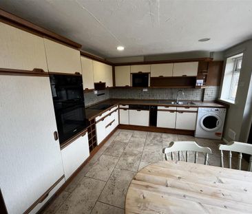 3 bedroom detached bungalow to rent - Photo 6