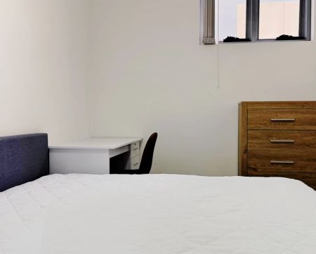 3 bed 2 bath-204 - Photo 2