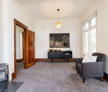 Spacious and sunny in St Kilda! - Photo 1