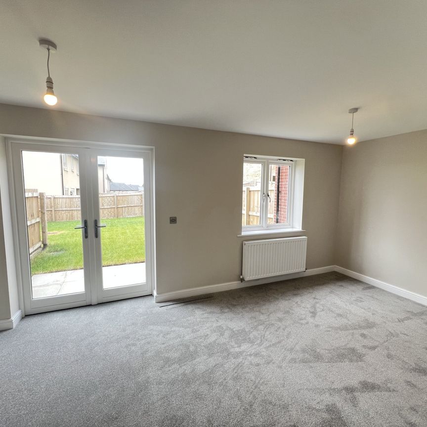 Meadowhead, Longridge - Photo 1