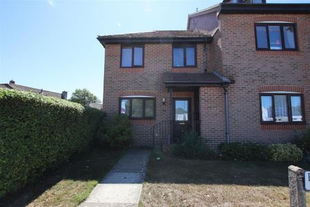 3 bedroom end of terrace house to rent - Photo 3