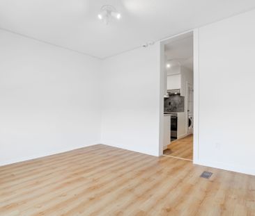 For Lease - 2443 dundas Street Unit# Upper, Toronto, Ontario - Photo 1