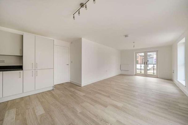 Spey Glen Drive, Didcot, OX11 - Photo 1