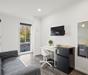 Tarneit - Photo 1