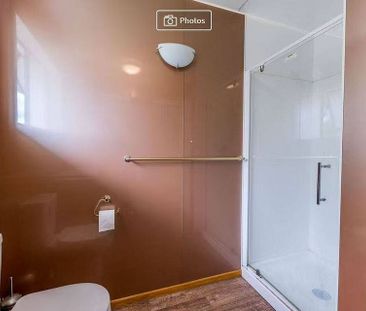 Upper riccarton sunny 2 bedroom house - Photo 3