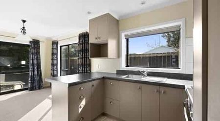 Stunning Two Bedroom In Sought After Chartwell - Photo 2