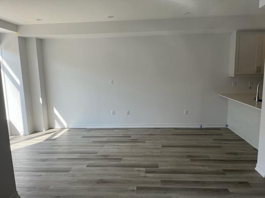 For Lease - 461 Blackburn Drive Unit# 88, Brantford, Ontario - Photo 1