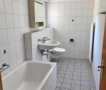 Grosszügige, helle 2.5-Zimmer- Erdgeschoss-Wohnung mit gemütlichem ... - Photo 3