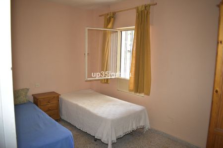 Apartamento planta baja en alquiler en Estepona - Photo 3