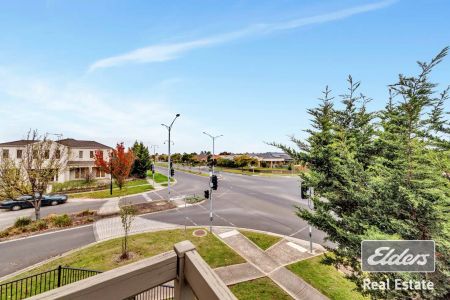 “Beautiful double storey opposite the Wyndham Village shopping centre !” - Photo 2