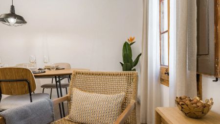 Room in a shared 3-bedroom apartment for rent in Sarria, bills included - Photo 3