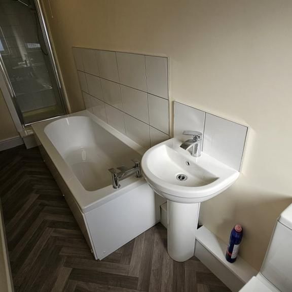 2 bedroom house to rent - Photo 1