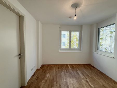 schöne 2-Zimmer Wohnung in ruhiger Lage mit guter Infrastruktur- nahe U4 Hietzing - ab 01.01.2026 - Photo 2
