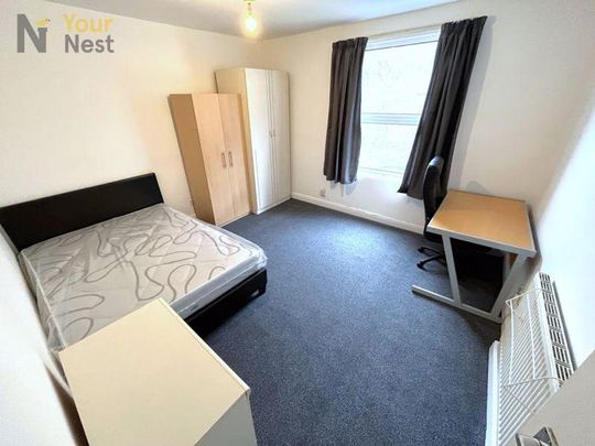 4 bedroom terraced house to rent - Photo 1