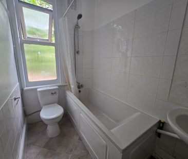 1 Bed Flat, York Road, IG1 - Photo 3