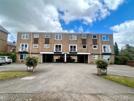 2 Bedroom Flat / Apartment - Victoria Road, Netley Abbey - Photo 4