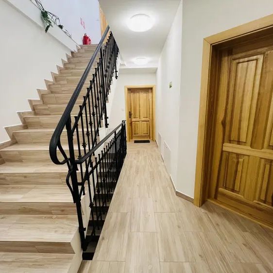 Pronájem novostavby bytu 1+kk v centru Olomouce. - Фото 1
