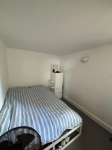 2 Bed Flat, Park South, SW11 - Photo 5