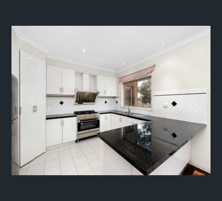 10 Thiele Street, Doncaster, Vic 3108 - Photo 3