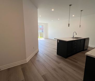 For Lease - 7532 Splendour Drive Unit# Main, Niagara Falls, Ontario - Photo 6