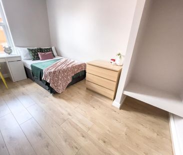 6 bedroom terraced house to rent - Photo 5