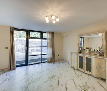 Pallister Terrace, Roehampton Vale, London, SW15 3ER - Photo 1