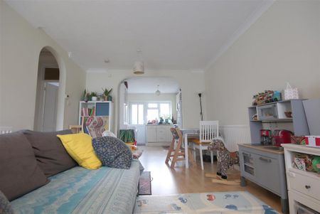 2 bedroom bungalow to rent - Photo 2